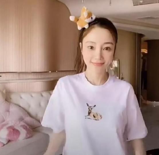 张萌李小璐最新爆料,揭秘娱乐圈背后的惊人真相 第1张 张萌李小璐最新爆料,揭秘娱乐圈背后的惊人真相 第1张